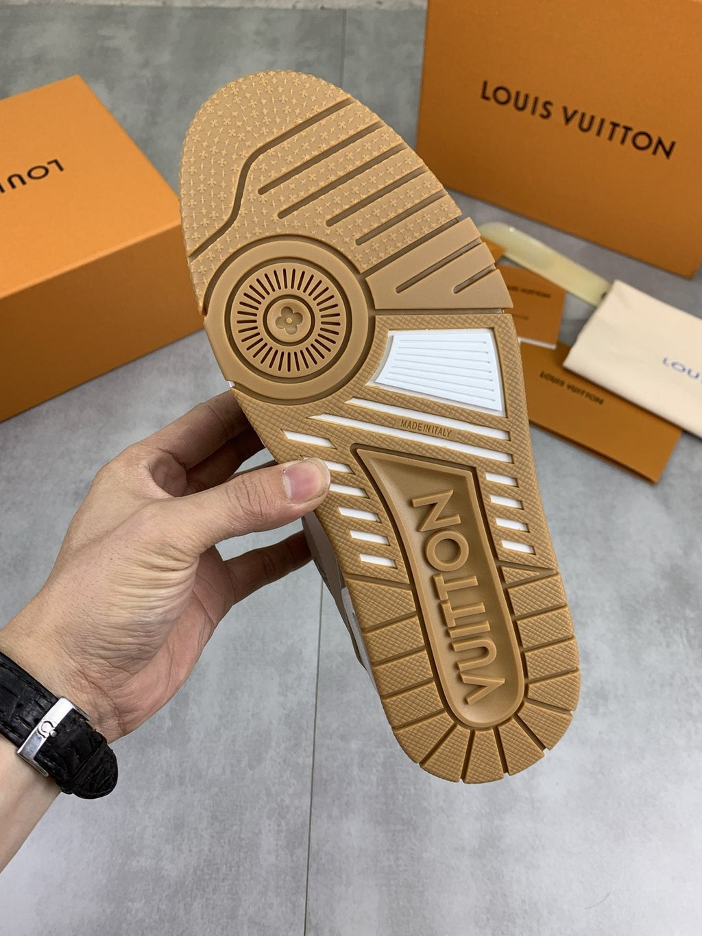 Louis Vuitton Beige, White & Gold Low-Top Sneakers — detail